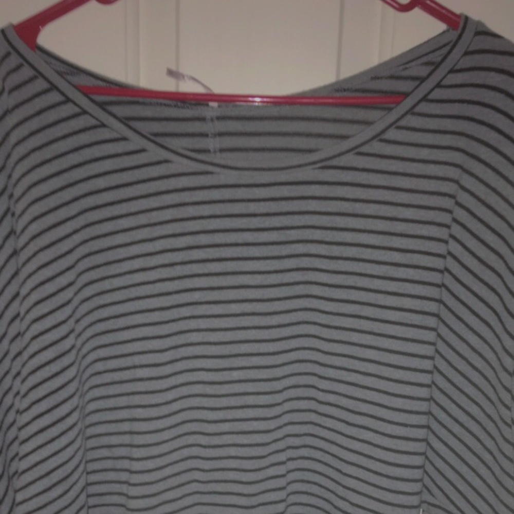 Black and grey crop top